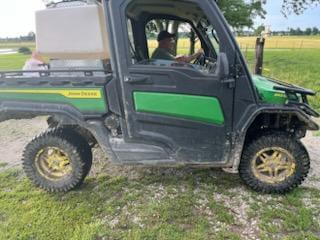 Image of John Deere XUV 845M equipment image 1