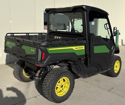 Image of John Deere XUV 845M equipment image 2