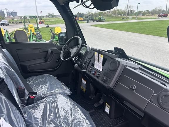 Image of John Deere XUV 845M equipment image 4