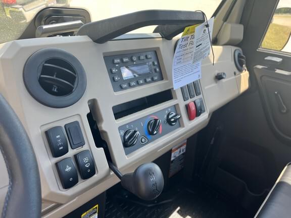 Image of John Deere XUV 845R equipment image 4