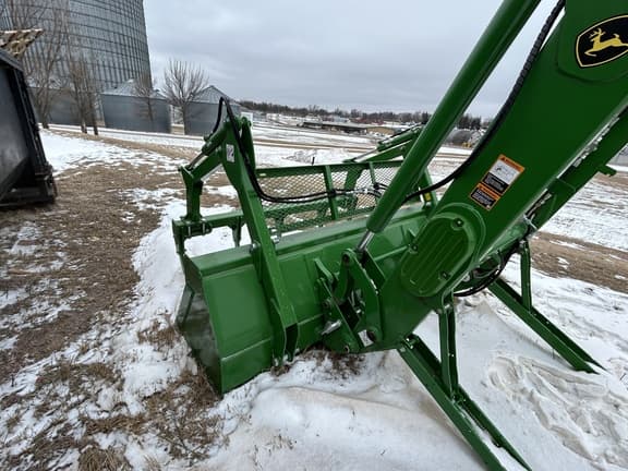 Image of John Deere Bucket Grapple equipment image 3