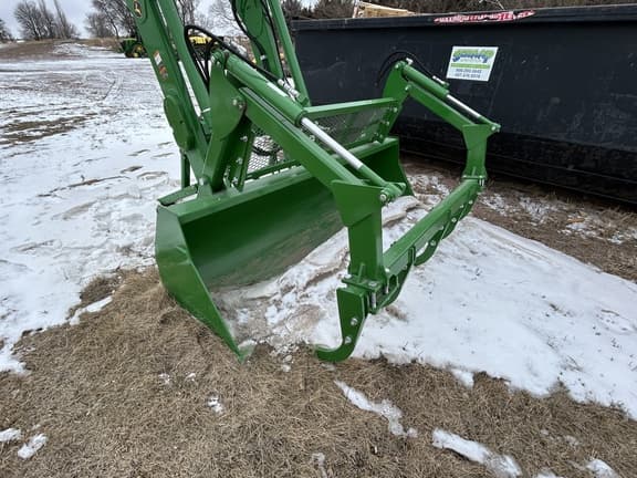 Image of John Deere Bucket Grapple equipment image 1