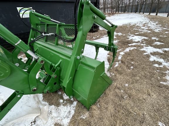 Image of John Deere Bucket Grapple equipment image 2