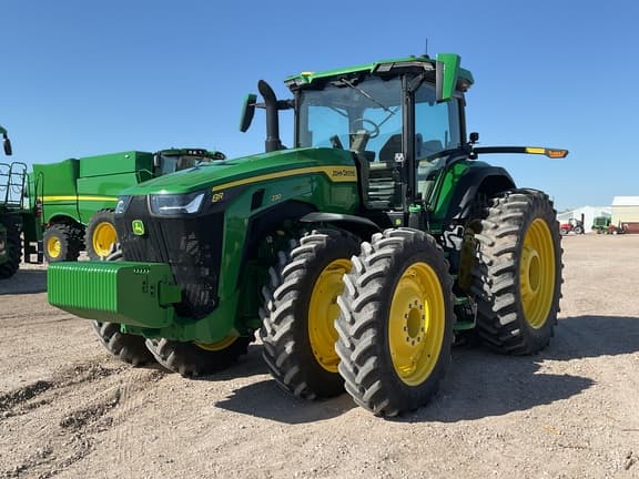 Image of John Deere 8R 230 equipment image 1