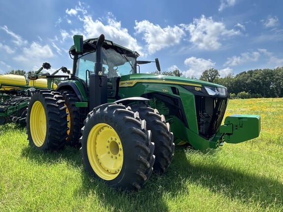 2025 John Deere 8R 230 Equipment Image0