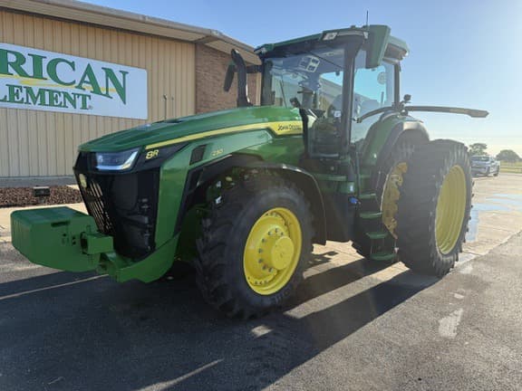 Image of John Deere 8R 230 equipment image 1
