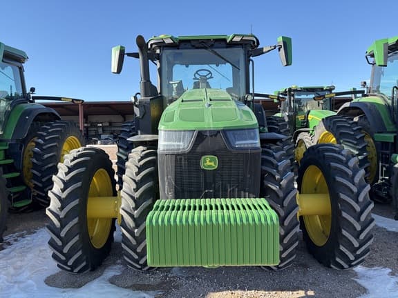 Image of John Deere 8R 230 equipment image 2