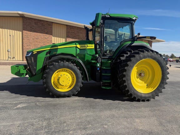 2025 John Deere 8R 230 Equipment Image0