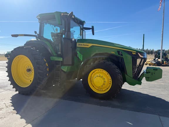 Image of John Deere 8R 230 equipment image 4