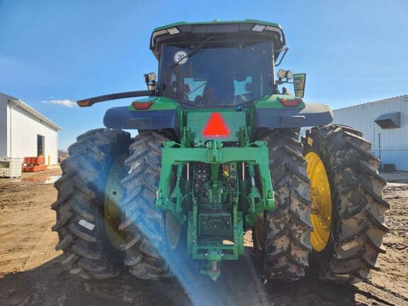 Image of John Deere 8R 230 equipment image 4