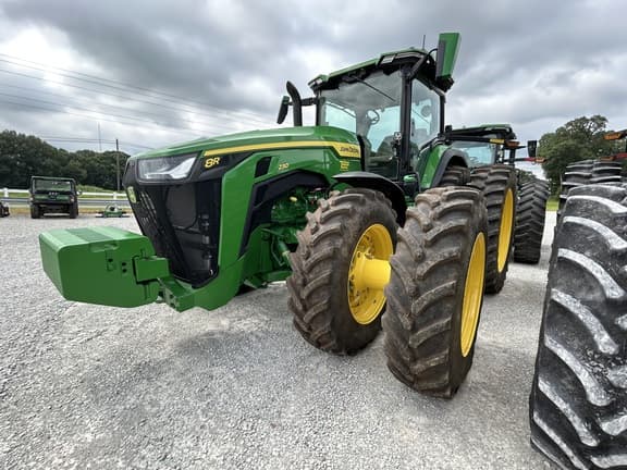 Image of John Deere 8R 230 equipment image 1
