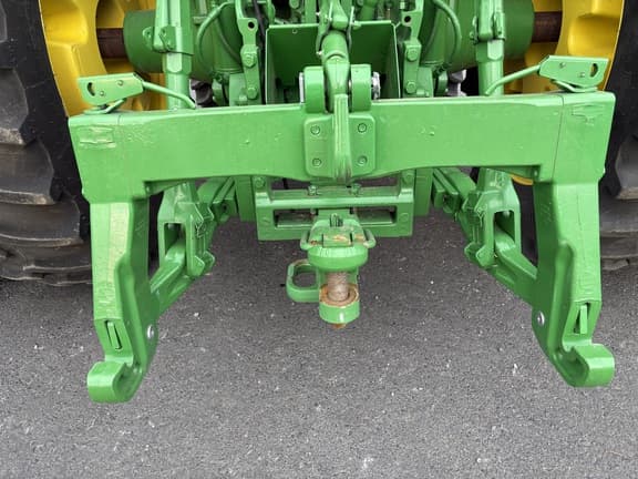 Image of John Deere 8R 250 equipment image 2