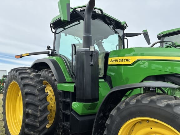 Image of John Deere 8R 250 equipment image 2