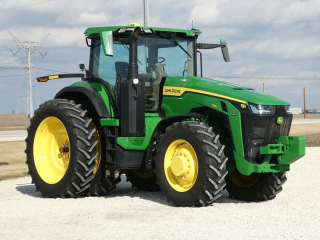 Image of John Deere 8R 250 equipment image 1