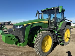 2025 John Deere 8R 250 Image