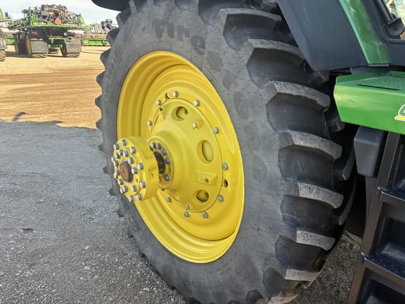 Image of John Deere 8R 250 equipment image 2