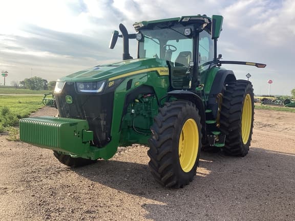Image of John Deere 8R 250 equipment image 2