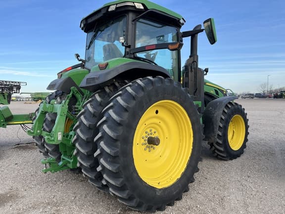 Image of John Deere 8R 250 equipment image 2