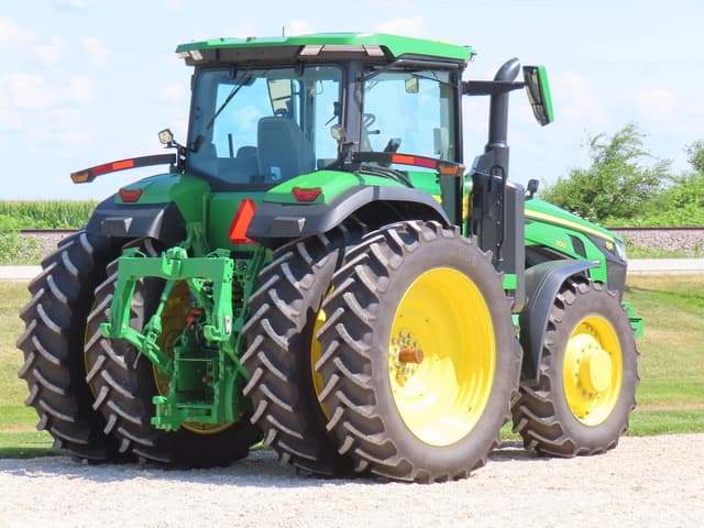 Image of John Deere 8R 250 equipment image 4