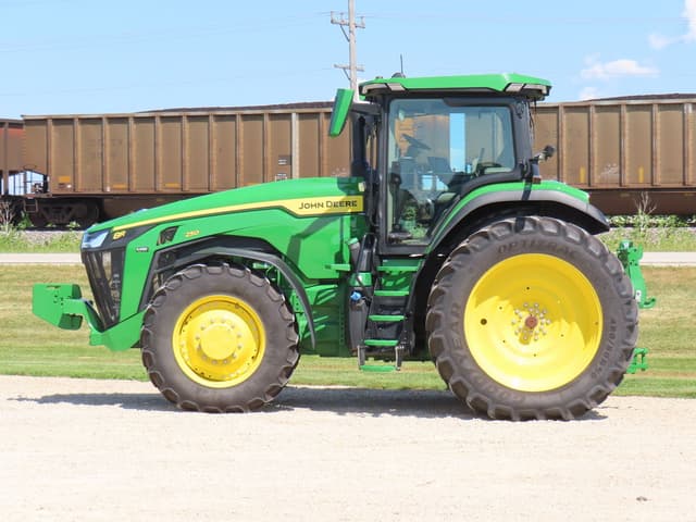 Image of John Deere 8R 250 equipment image 1