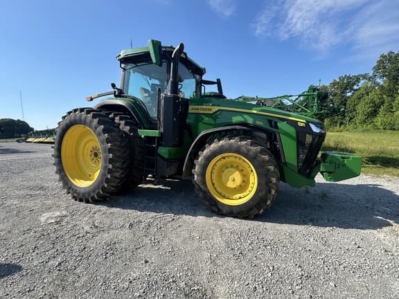 Image of John Deere 8R 250 equipment image 1