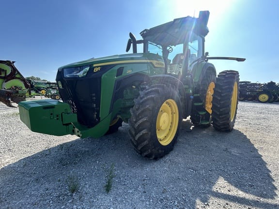 2025 John Deere 8R 250 Equipment Image0
