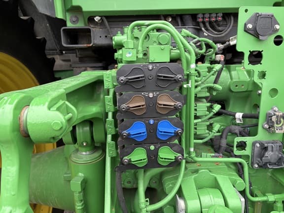 Image of John Deere 8R 250 equipment image 3