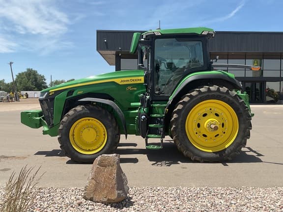Image of John Deere 8R 250 equipment image 1