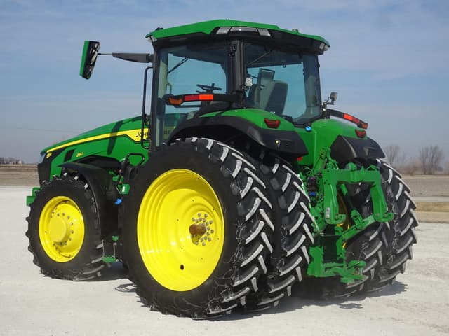Image of John Deere 8R 250 equipment image 4