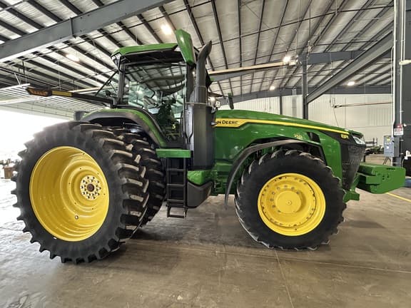 Image of John Deere 8R 250 equipment image 1