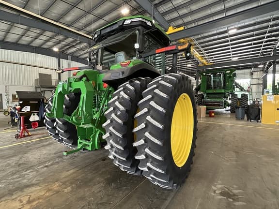 Image of John Deere 8R 250 equipment image 3