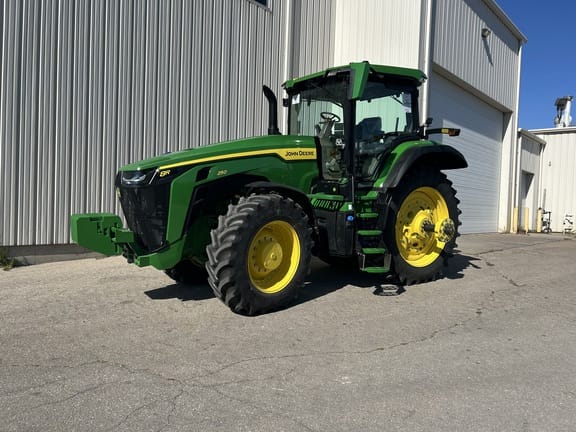 2025 John Deere 8R 250 Equipment Image0