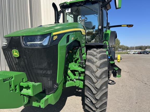 Image of John Deere 8R 250 equipment image 2