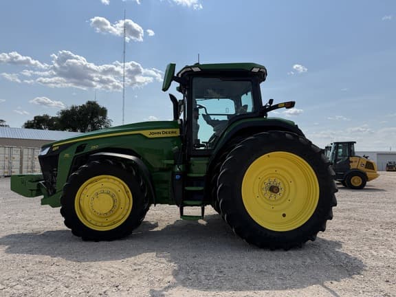 Image of John Deere 8R 250 equipment image 1