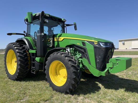2025 John Deere 8R 250 Equipment Image0