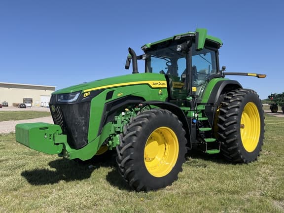 Image of John Deere 8R 250 equipment image 2