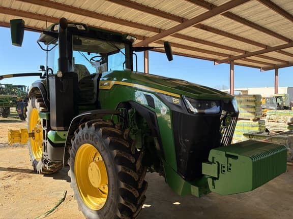 Image of John Deere 8R 250 equipment image 2