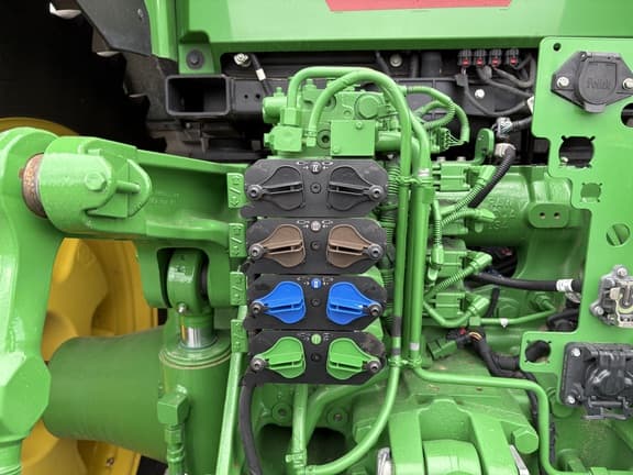 Image of John Deere 8R 250 equipment image 3