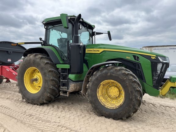 2025 John Deere 8R 250 Equipment Image0