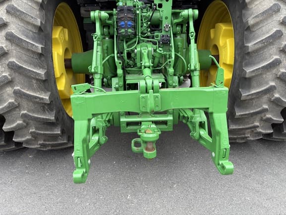 Image of John Deere 8R 250 equipment image 2