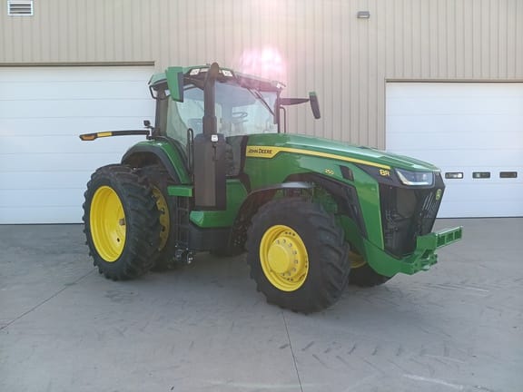 2025 John Deere 8R 250 Image