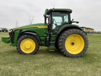 Image of John Deere 8R 250 equipment image 1