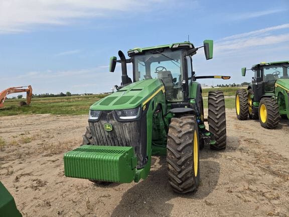 2025 John Deere 8R 250 Equipment Image0