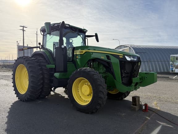 Image of John Deere 8R 250 equipment image 2