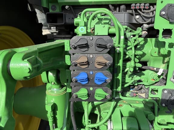 Image of John Deere 8R 250 equipment image 4