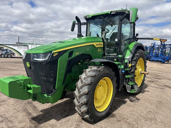 2025 John Deere 8R 250 Equipment Image0