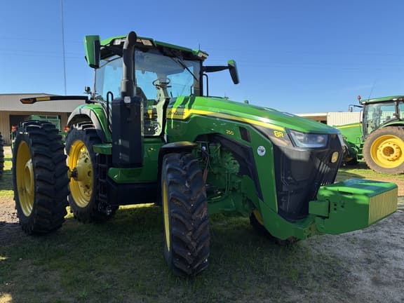 Image of John Deere 8R 250 equipment image 2