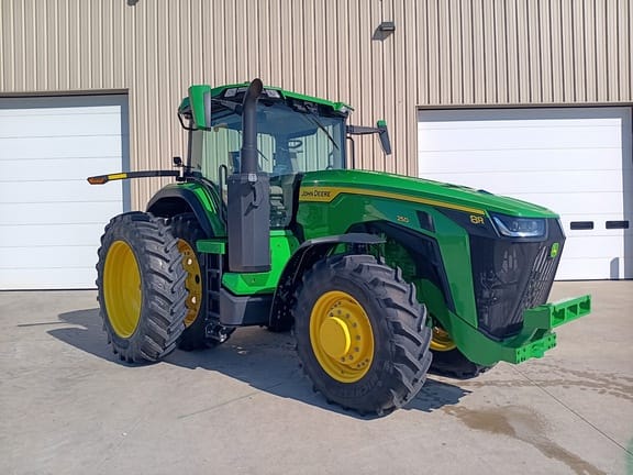 2025 John Deere 8R 250 Equipment Image0