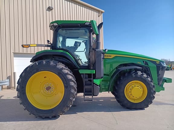 Image of John Deere 8R 250 equipment image 1