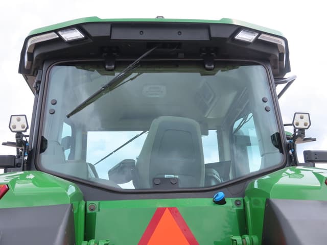 Image of John Deere 8R 250 equipment image 4